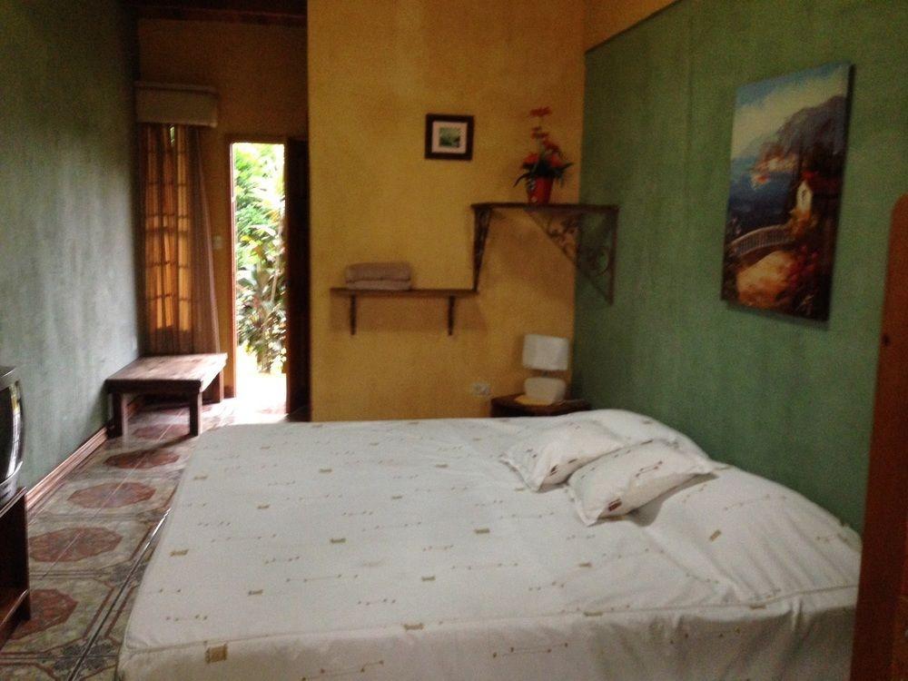 Aparthotel Villa Pacande & Rooms Pilas ภายนอก รูปภาพ